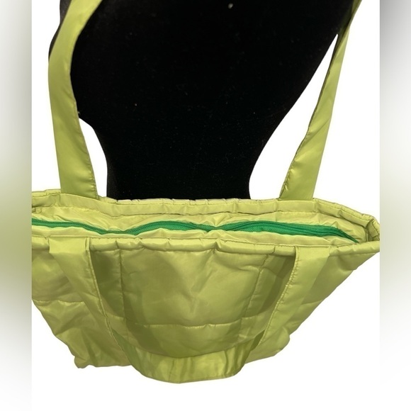 Chic Nylon Tote Bag Perfect For Everyday Essentials - Picture 3 of 7